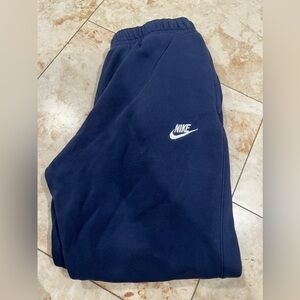 Size large Nike sweat pants, good condition just steam
